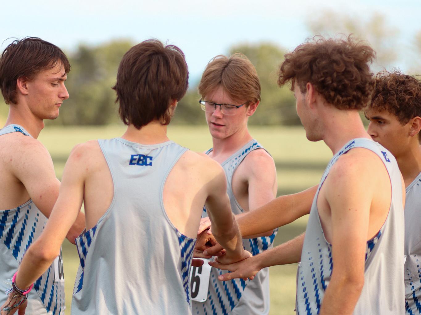 Driscoll Breaks School Record as Men's Cross Country Runners Qualify for Nationals.